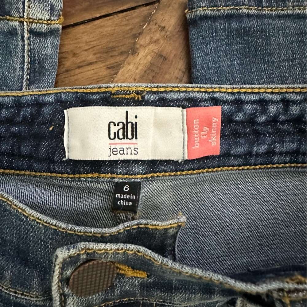 CAbi Mia Button Fly Skinny Jeans Dream Weaver Wash
#5694 Women's Size 6 - Picture 6 of 8